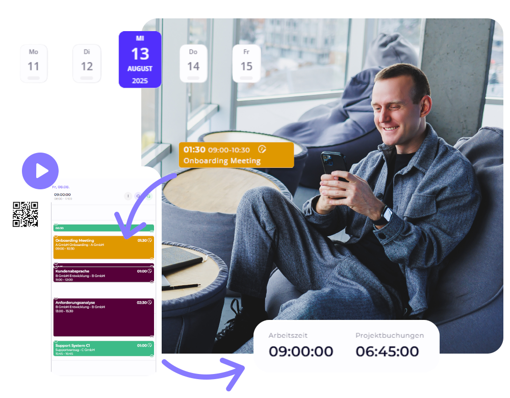 Geschäftsmann sitzt entspannt in einer Loungeecke und schaut lächelnd auf sein Smartphone. Von dort aus kann er eingeben oder einsprechen, welche Zeit er getrackt haben will und so sehen, wie viel seiner Arbeitszeit auf Projekte gebuccht ist.