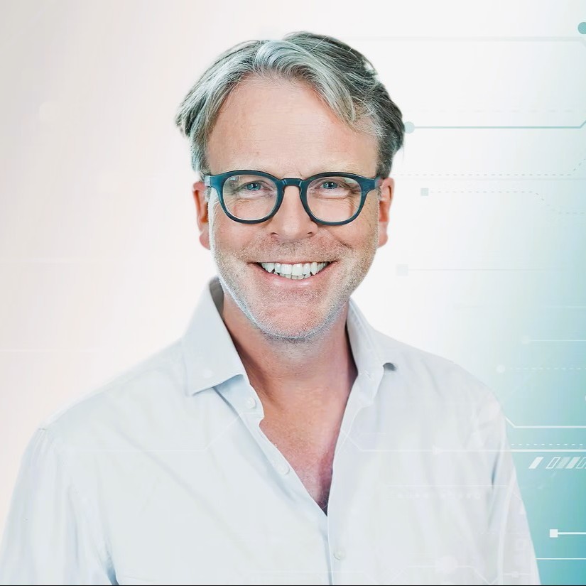 Portraitfoto von Christoph Deutsch, CEO von evergabe.de