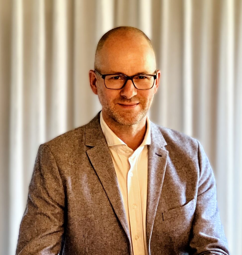 Arbeits- und Projektzeiterfassung 27 Walter Miller Portrait e1767873354804 Walter Miller Portrait e1767873354804